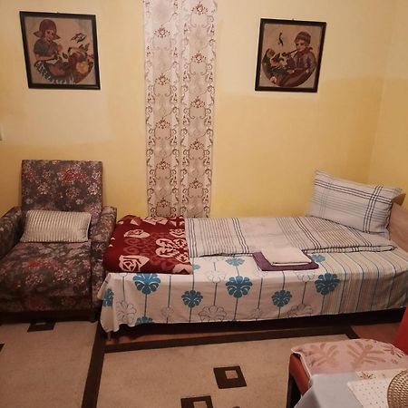 Apartament Cu Doua Camere Si Gradina Cluj-Napoca Buitenkant foto